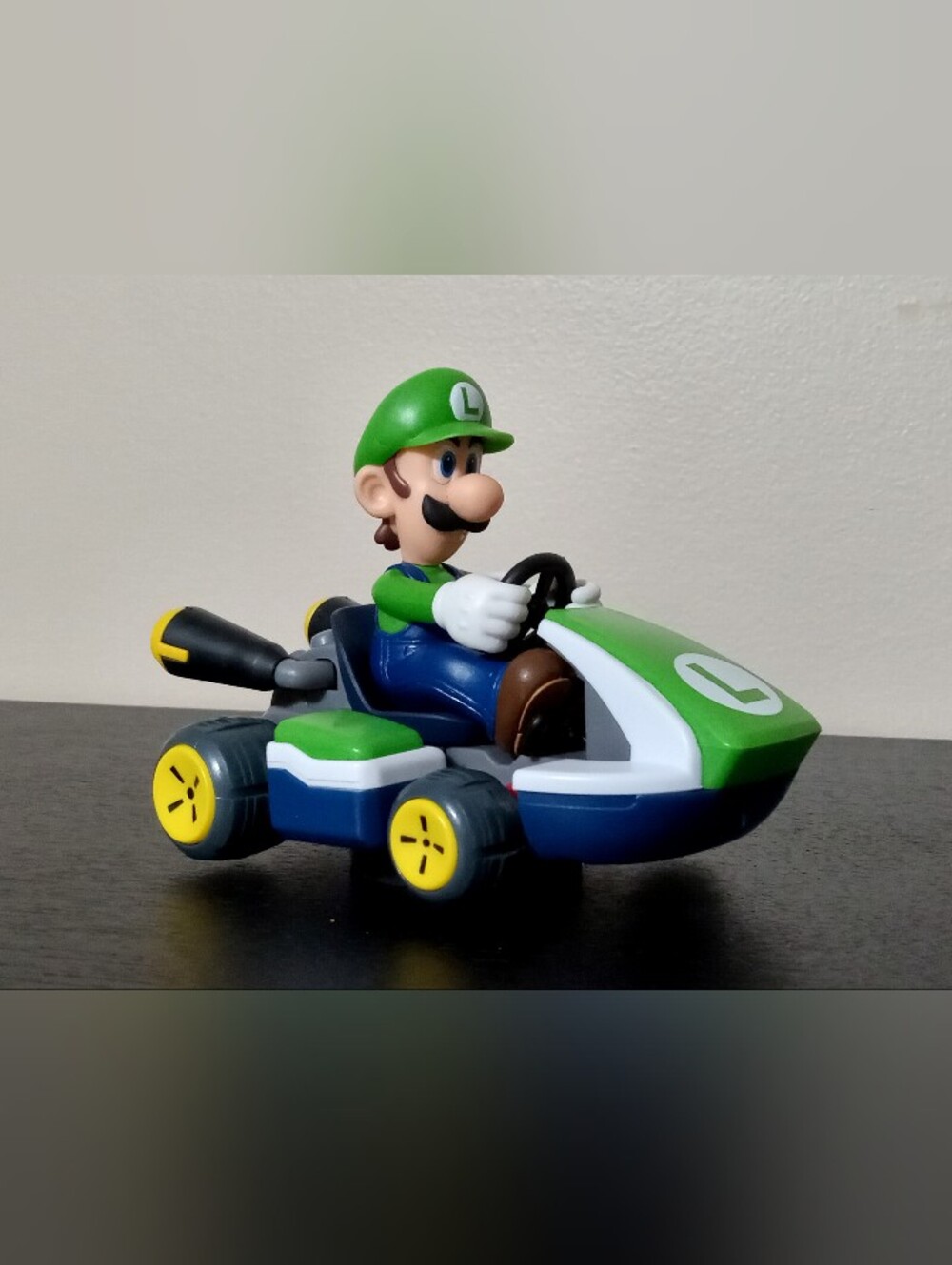 Nintendo Mario Kart Luigi Standard Kart Racer Figure by Jakks Pacific 4"LX3.5"H